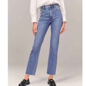Abercrombie and fitch Ultra High Rise Ankle Straight Jean curve love size 4